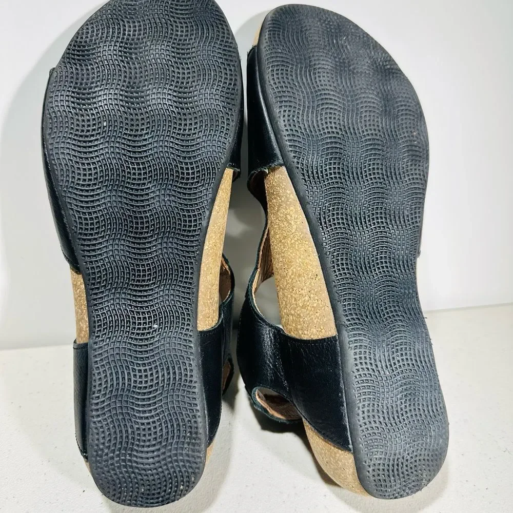 Taos Black Leather Women's Adjustable Sandals - Picture 6 of 8